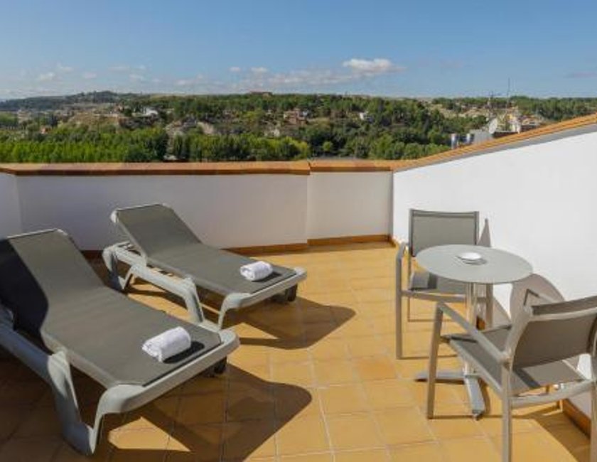 Habitación Doble con terraza - 1 o 2 camas del hotel Reina Cristina. Foto 4