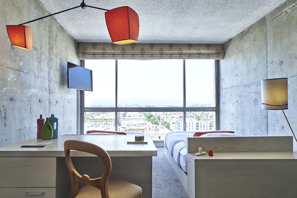 Habitación, 2 camas dobles (High - level Hollywood Hills View) del hotel The Line Los Angeles