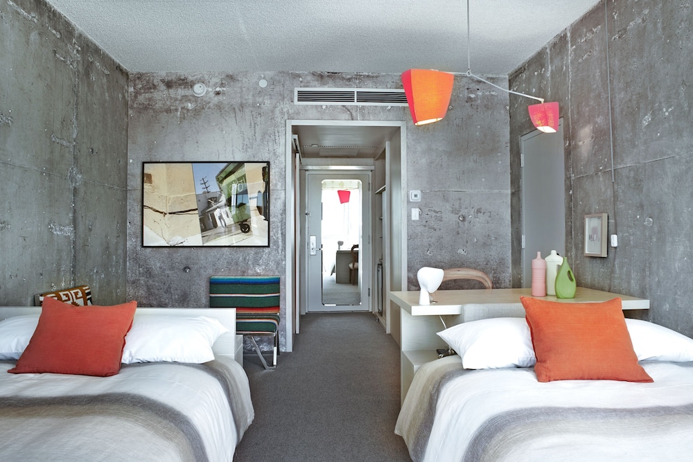 Habitación, 2 camas dobles (High - level Hollywood Hills View) del hotel The Line Los Angeles. Foto 1