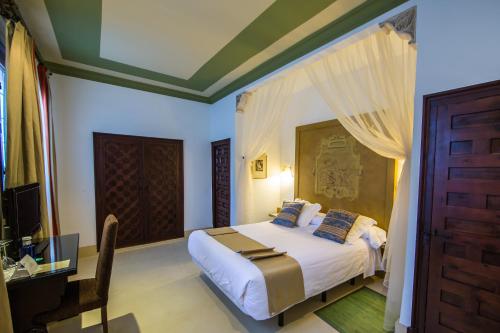Habitación Doble del hotel Hacienda Del Cardenal. Foto 8