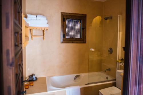 Suite Junior del hotel Hacienda Del Cardenal. Foto 5