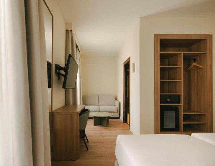 Habitación Triple del hotel Sercotel Toledo Imperial. Foto 2