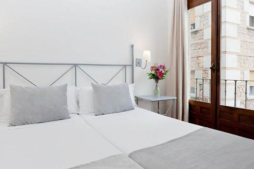 Habitación Doble Estándar - 2 camas del hotel Sercotel Toledo Imperial. Foto 1