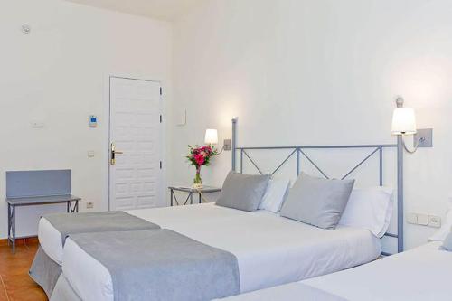 Habitación Triple del hotel Sercotel Toledo Imperial