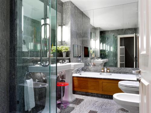 Suite Deluxe de 1 dormitorio con cama extragrande del hotel CROSBY STREET