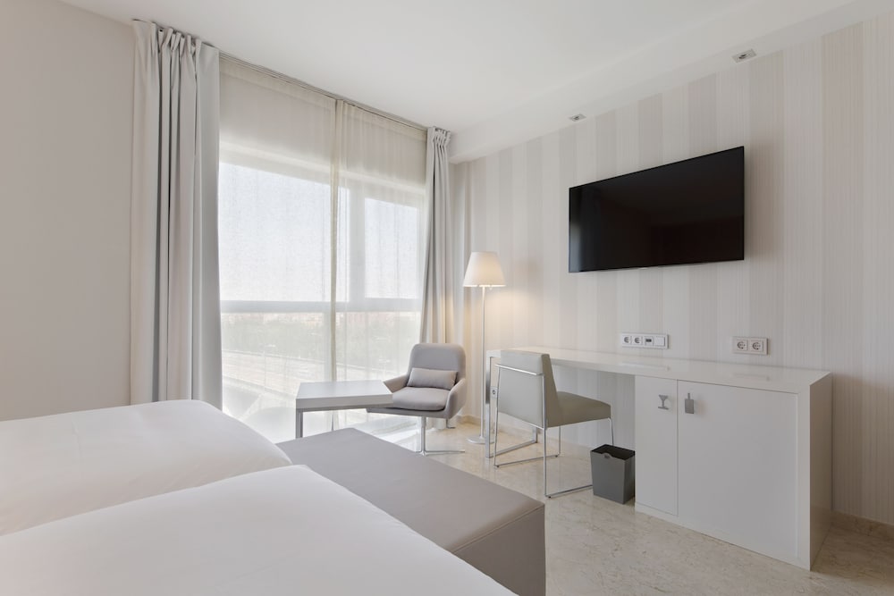 Habitación estándar (View) del hotel Nh Ciudad De Zaragoza. Foto 2