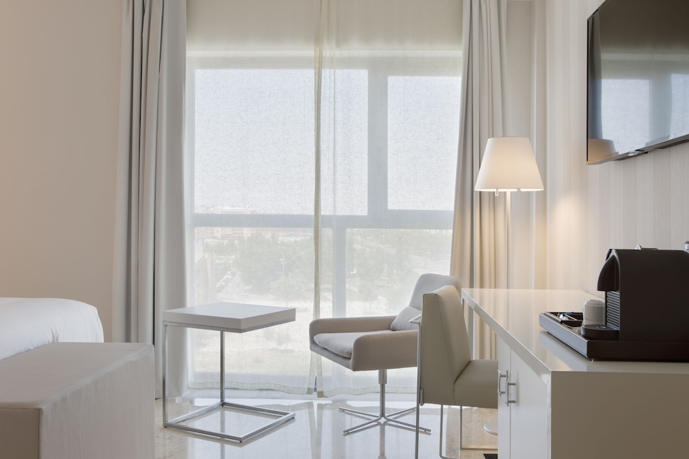 Habitación estándar (View) del hotel Nh Ciudad De Zaragoza. Foto 3