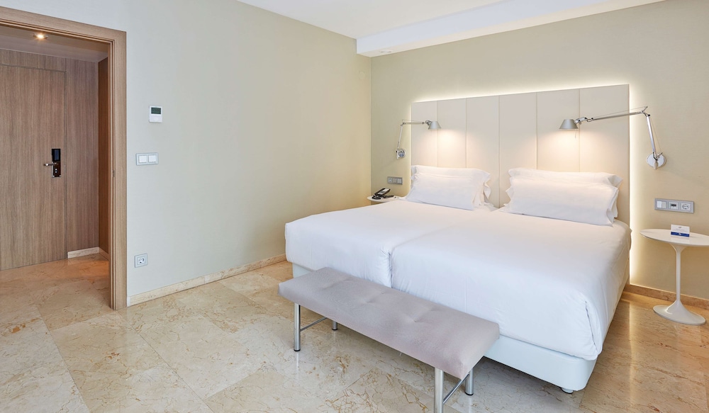 Habitación estándar (View) del hotel Nh Ciudad De Zaragoza. Foto 4