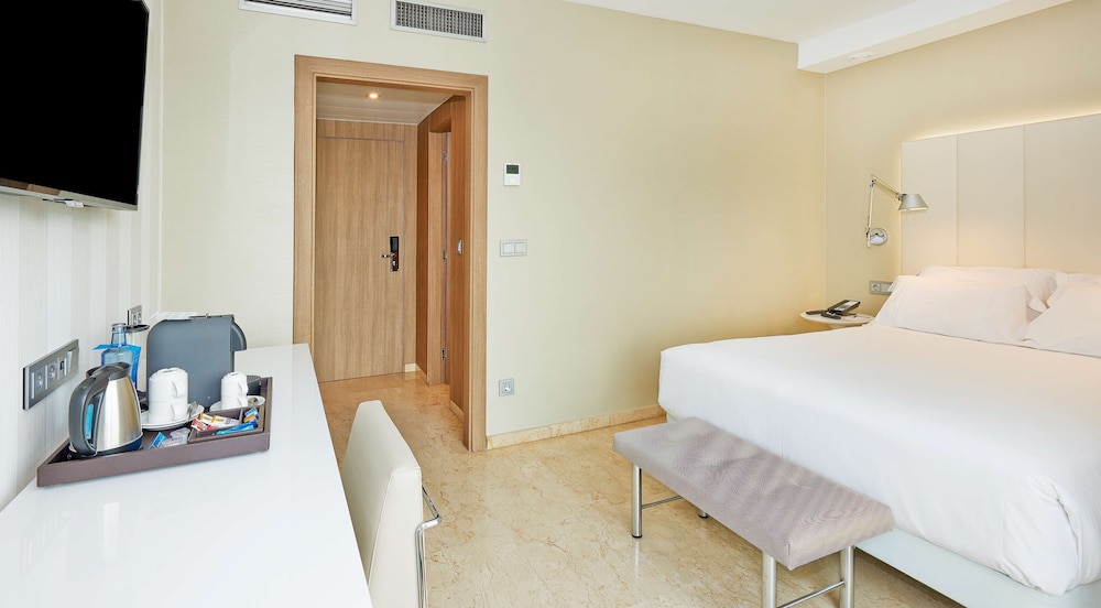 Habitación estándar (View) del hotel Nh Ciudad De Zaragoza. Foto 5