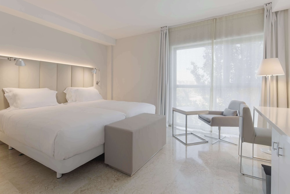 Habitación estándar (View) del hotel Nh Ciudad De Zaragoza. Foto 8