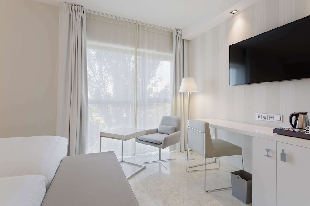 Habitación estándar (View) del hotel Nh Ciudad De Zaragoza. Foto 9