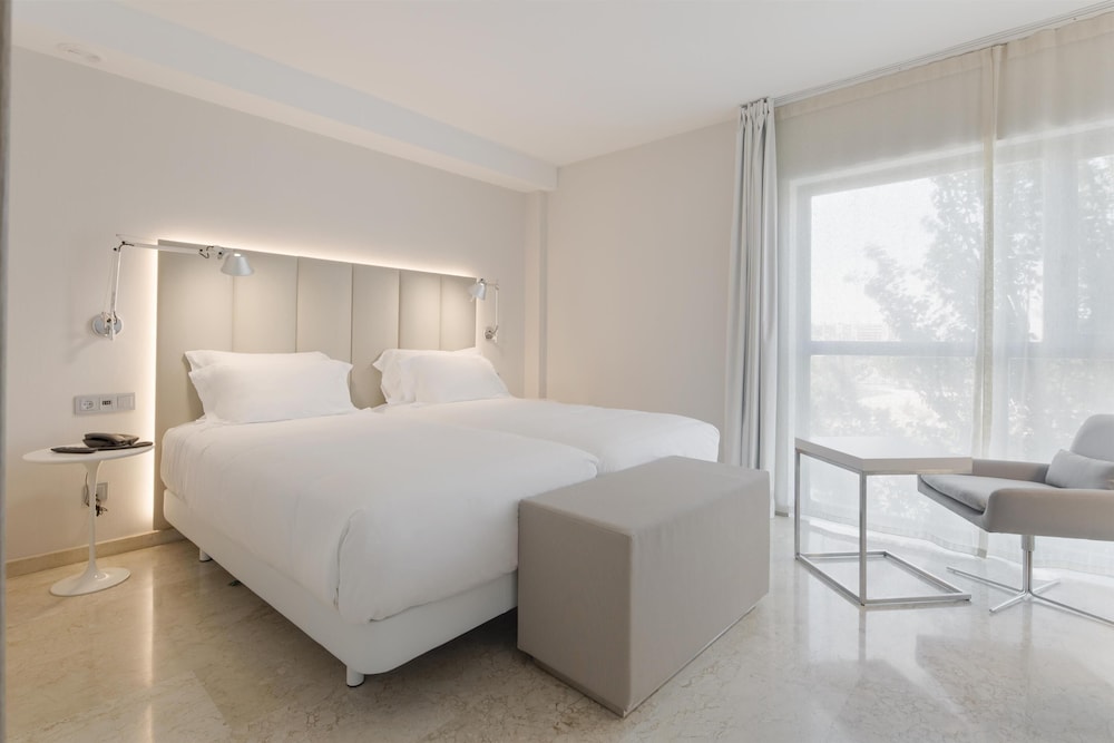 Habitación estándar (View) del hotel Nh Ciudad De Zaragoza. Foto 11