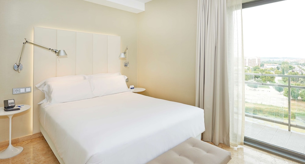 Habitación estándar doble del hotel Nh Ciudad De Zaragoza. Foto 4