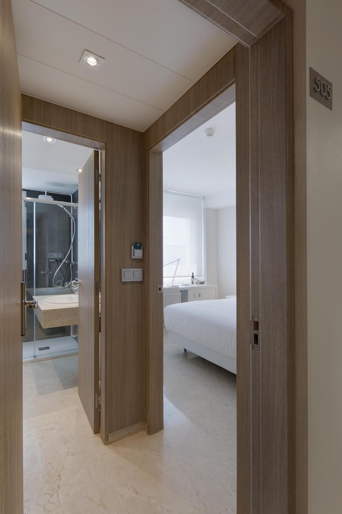 Habitación estándar doble del hotel Nh Ciudad De Zaragoza. Foto 8