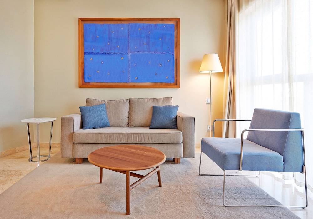 Habitación familiar (View) del hotel Nh Ciudad De Zaragoza. Foto 3