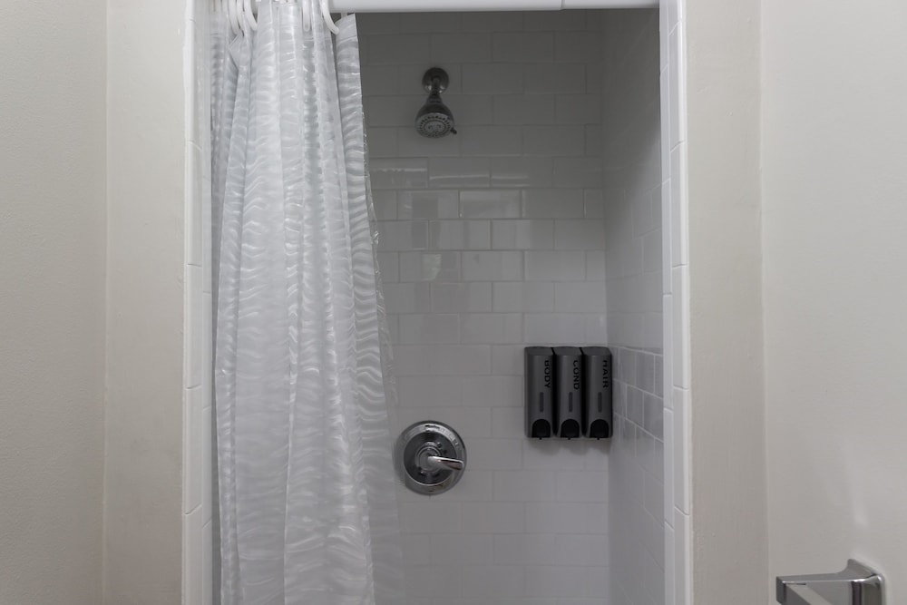 Habitación cuádruple estándar, baño compartido (Sleeps Four - Shared Bath) del hotel The Central Park North. Foto 13