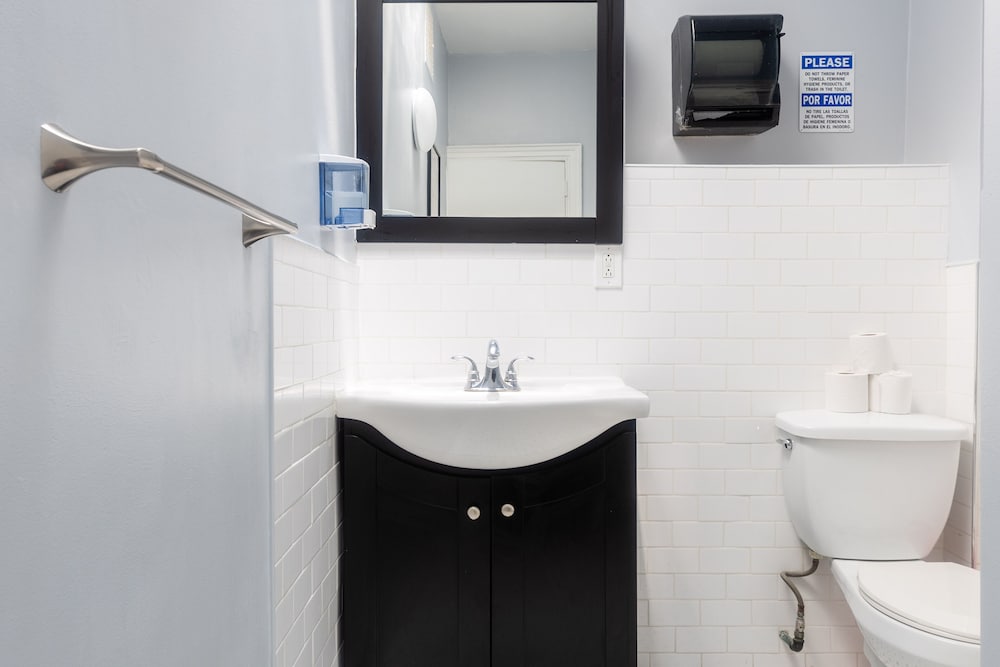 Habitación cuádruple estándar, baño compartido (Sleeps Four - Shared Bath) del hotel The Central Park North. Foto 18