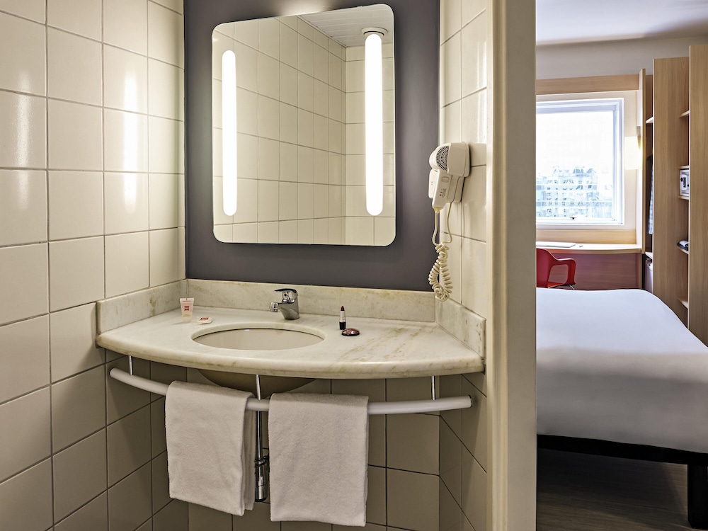 Habitación, varias camas del hotel Ibis Rio De Janeiro Centro. Foto 5