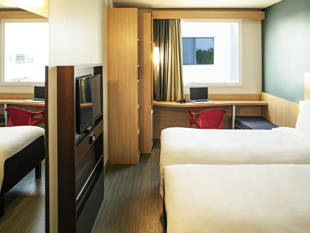 Habitación estándar con dos camas individuales del hotel Ibis Rio De Janeiro Parque Olimpico