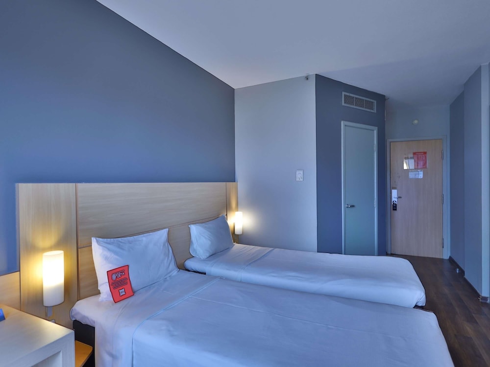 Apartamento Standard con dos camas individuales del hotel Ibis Salvador Rio Vermelho. Foto 3