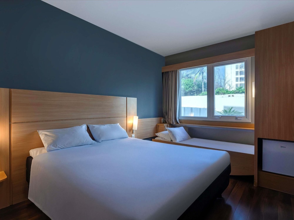 Habitación Standard con 1 cama doble y 1 sofá cama adicional para niños de hasta 12 años del hotel Ibis Salvador Rio Vermelho