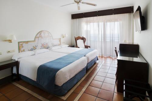 Habitación Doble con vistas al mar - 1 o 2 camas del hotel Ibersol Almuñecar Beach & Spa. Foto 5