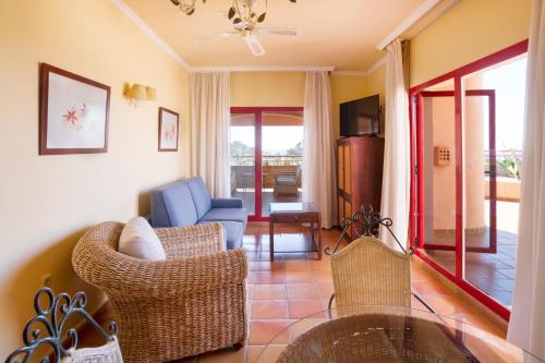 Suite con vistas al mar del hotel Ibersol Almuñecar Beach & Spa. Foto 4