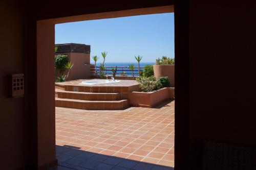Suite con vistas al mar del hotel Ibersol Almuñecar Beach & Spa. Foto 9