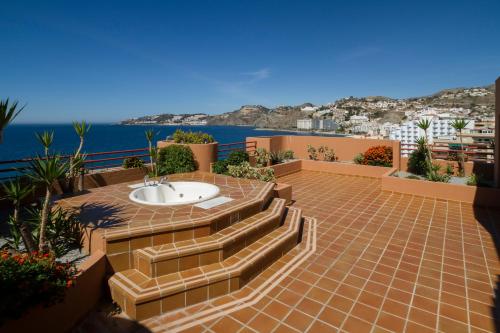 Suite con vistas al mar del hotel Ibersol Almuñecar Beach & Spa. Foto 10