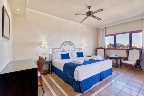 Suite con vistas al mar del hotel Ibersol Almuñecar Beach & Spa. Foto 16