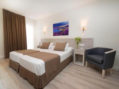 Habitación Doble Clásica - 1 o 2 camas del hotel Helios Costa Tropical. Foto 1