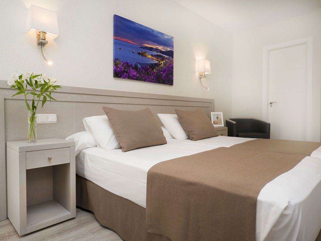 Habitación doble del hotel Helios Costa Tropical