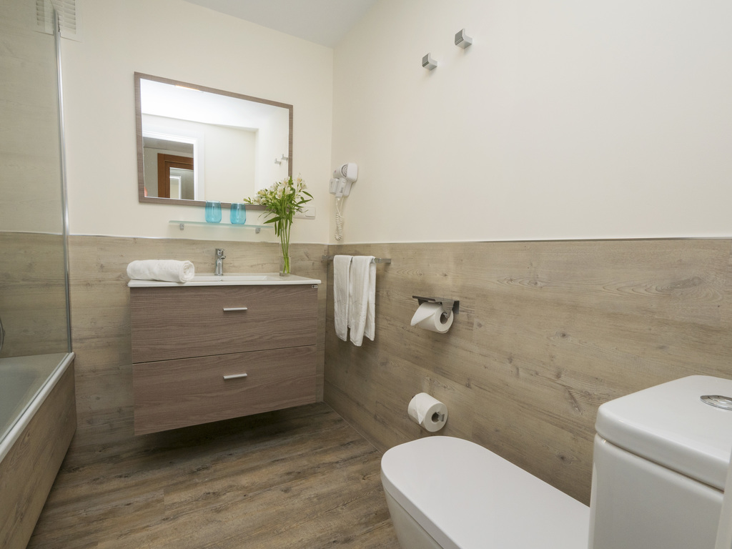 Habitación doble Vista Parcial Mar Superior del hotel Helios Costa Tropical. Foto 1