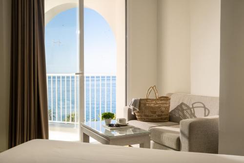Habitación Panorámica Grand con vistas al mar del hotel Helios Costa Tropical. Foto 4