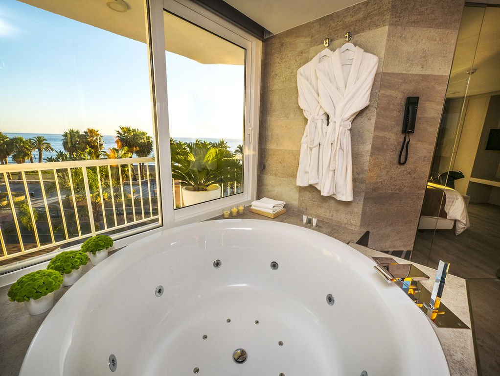 Junior suite del hotel Helios Costa Tropical. Foto 1