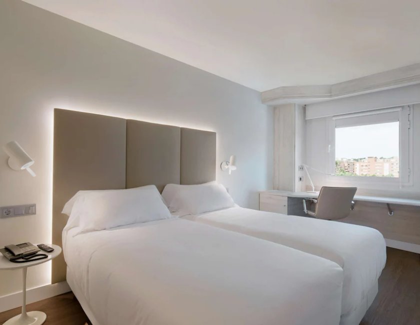 Habitación Estandar del hotel Nh Madrid Barajas Airport. Foto 1