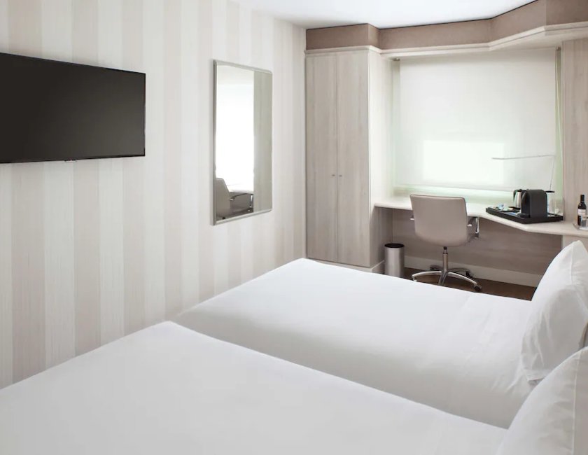 Habitación Superior del hotel Nh Madrid Barajas Airport. Foto 1