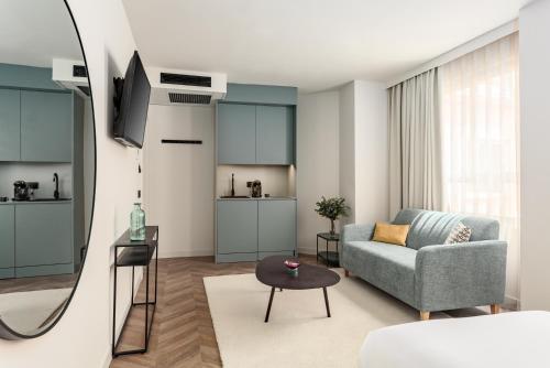 Habitación Doble Deluxe Superior - 1 o 2 camas del hotel Tribu Malasaña. Foto 5