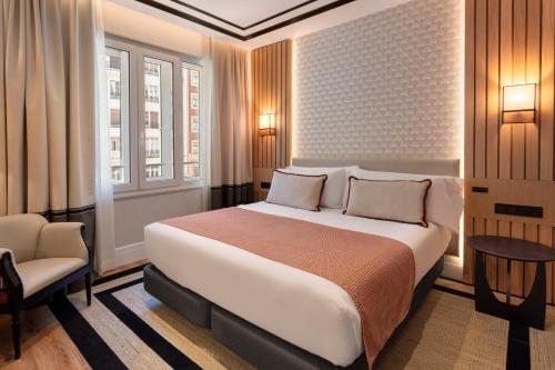 Habitación Doble con vistas a la Gran Vía - 1 o 2 camas del hotel Catalonia Plaza España & Spa. Foto 2