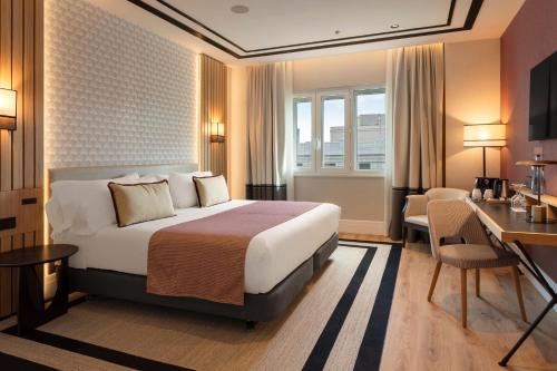 Habitación Doble Superior con vistas a la Gran Vía - 1 o 2 camas del hotel Catalonia Plaza España & Spa. Foto 1