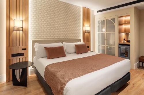Habitación Doble Superior con patio del hotel Catalonia Plaza España & Spa. Foto 4
