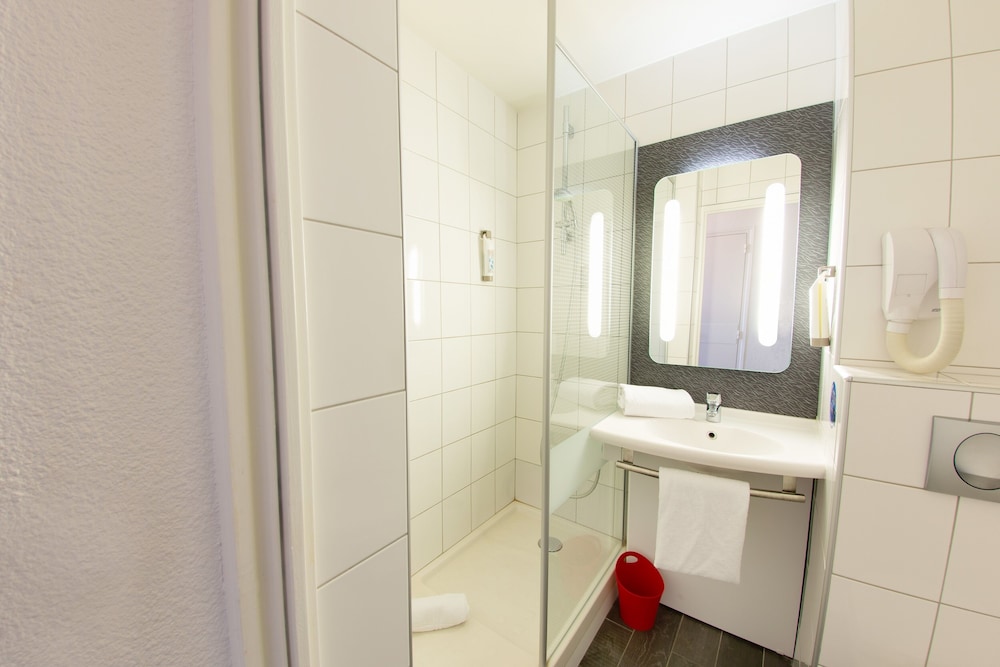 Habitación Estándar con 1 cama doble del hotel Ibis Montpellier Sud. Foto 15