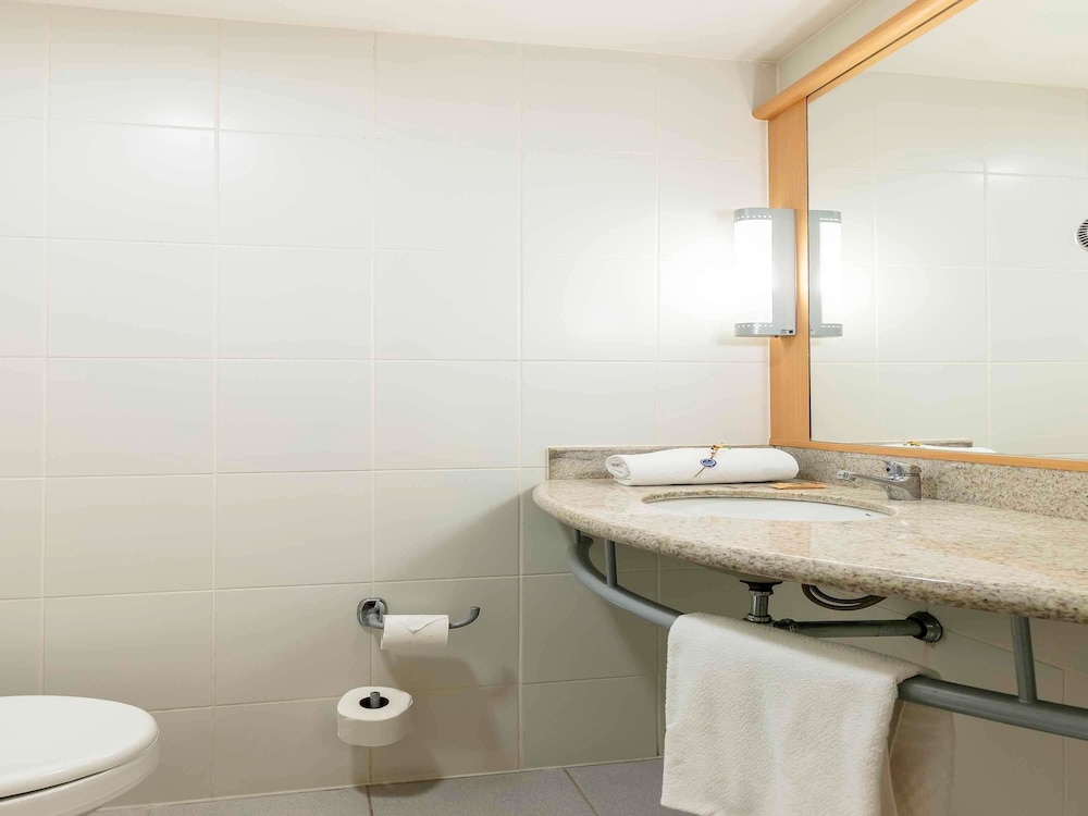 Habitación estándar con 2 camas individuales, 2 camas individuales del hotel Ibis Belo Horizonte Afonso Pena. Foto 6