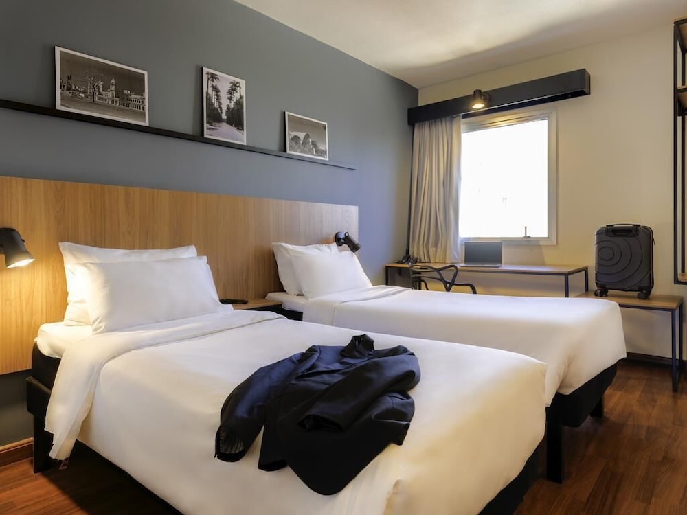 Habitación Standard con 2 camas individuales del hotel Ibis Belo Horizonte Liberdade. Foto 1
