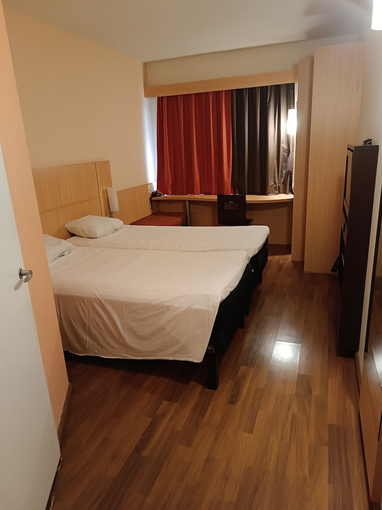 Habitación Standard con 2 camas individuales del hotel Ibis Belo Horizonte Liberdade. Foto 5