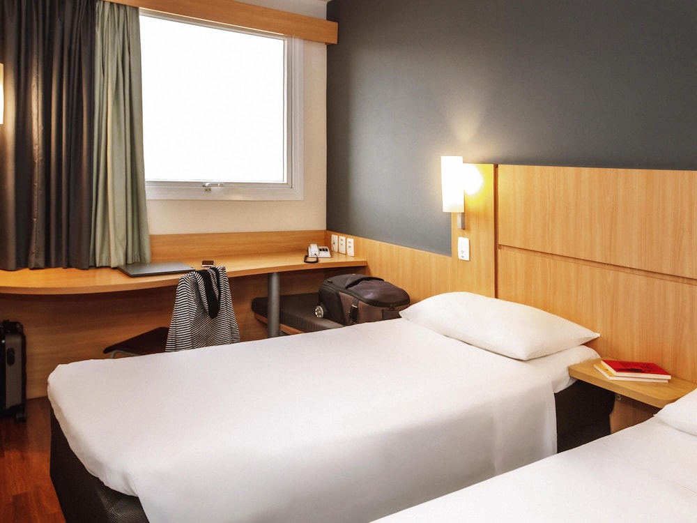Habitación Standard con 2 camas individuales del hotel Ibis Belo Horizonte Savassi. Foto 3