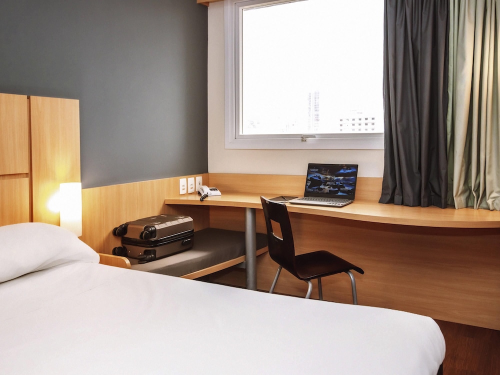 Habitación Standard con 2 camas individuales del hotel Ibis Belo Horizonte Savassi. Foto 7
