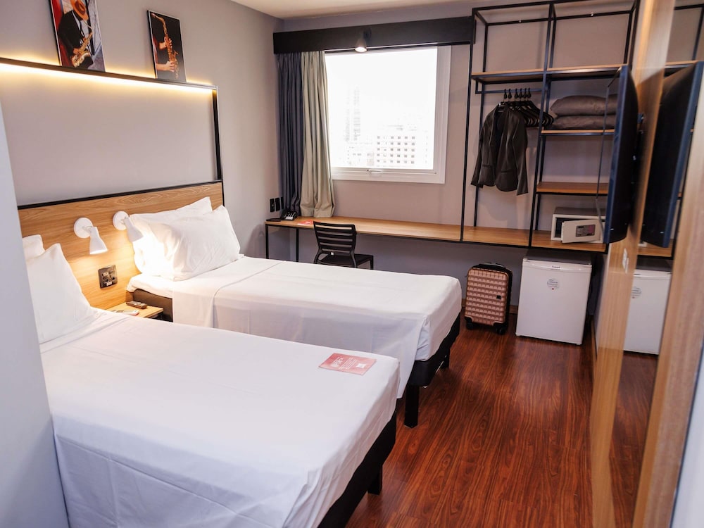 Habitación superior con 2 camas individuales del hotel Ibis Belo Horizonte Savassi