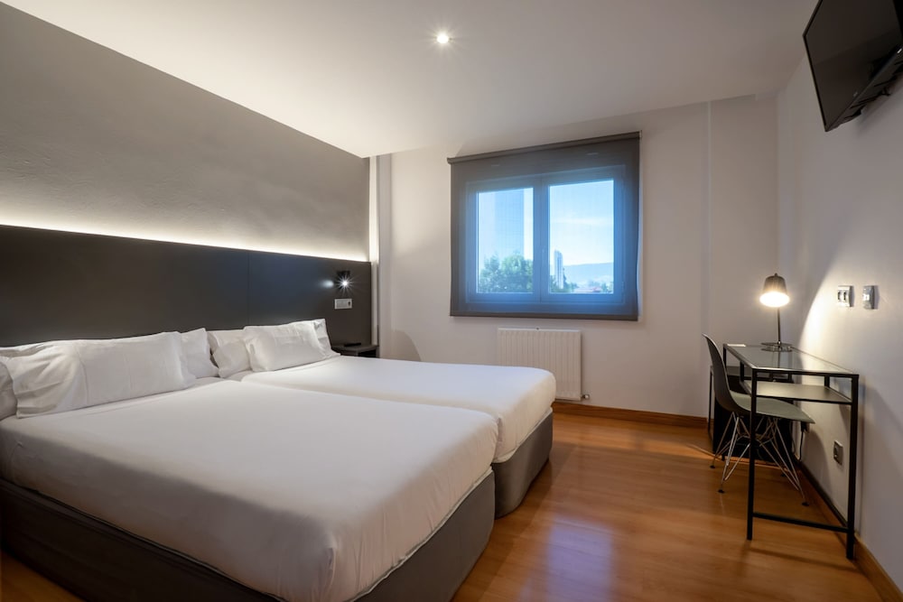Habitación doble del hotel Sancho Ramirez. Foto 2