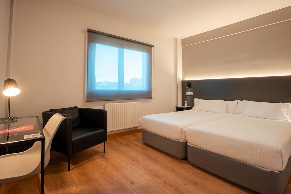 Habitación doble del hotel Sancho Ramirez. Foto 3